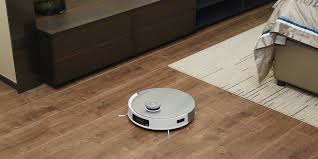 robot vacuum for hard floors 